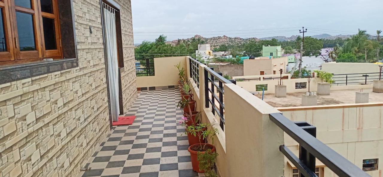 Gopi Homestay Hampi Exterior photo
